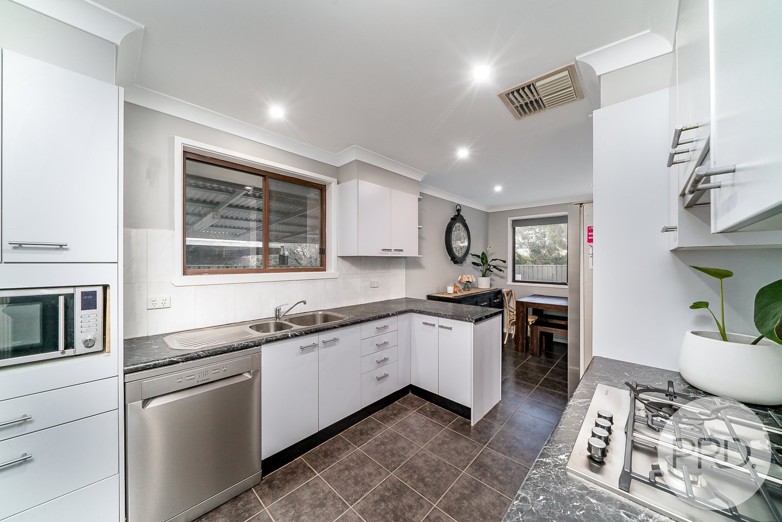 54 Maple Road LAKE ALBERT 16