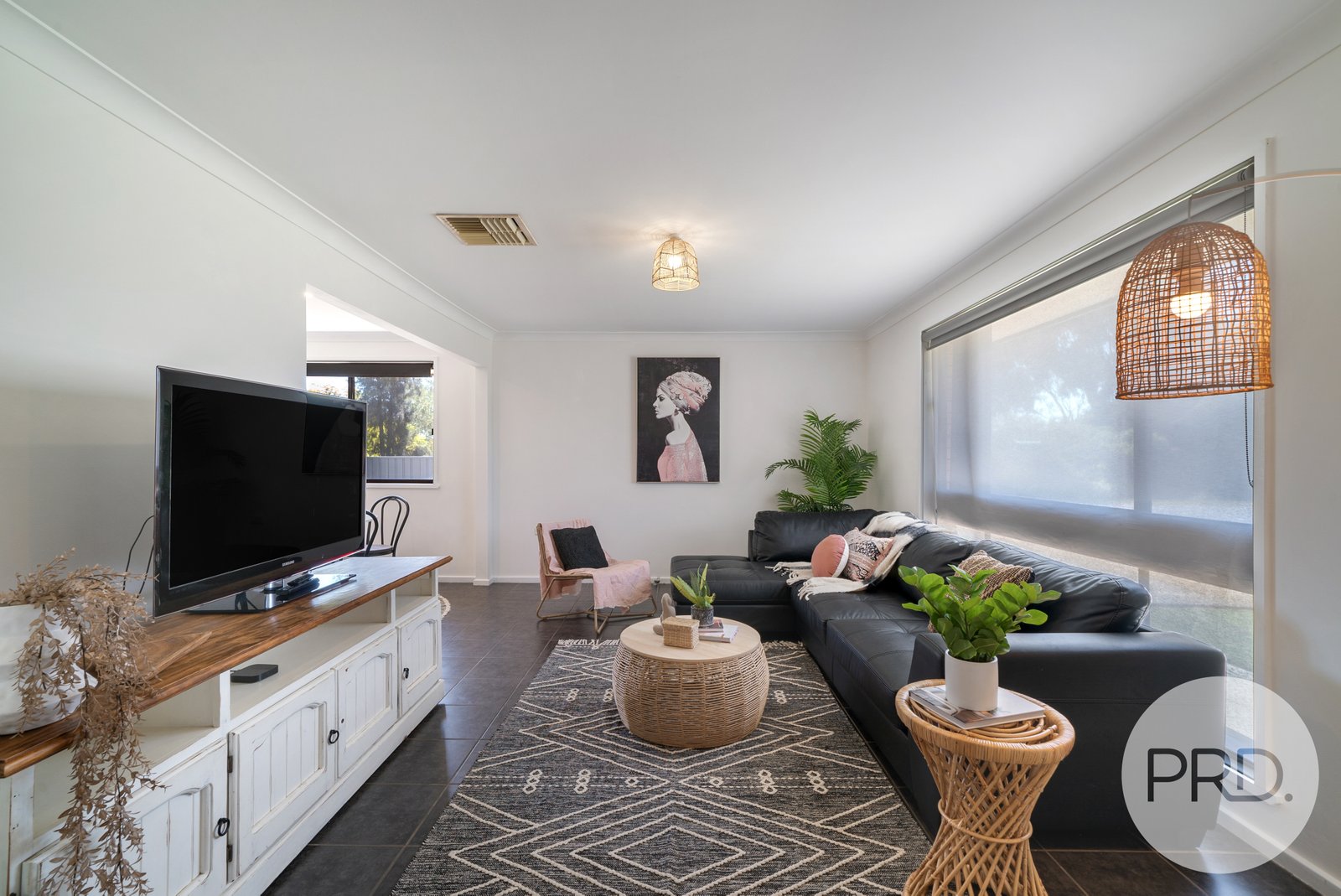 54 Maple Road LAKE ALBERT 2