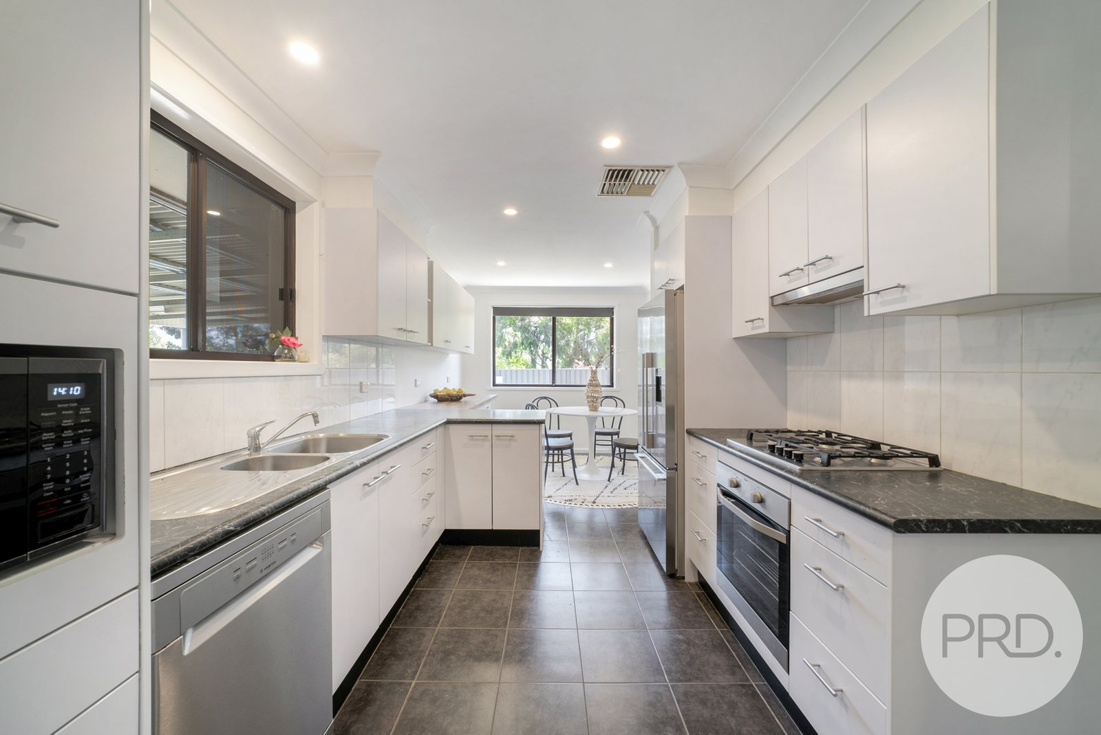 54 Maple Road LAKE ALBERT 6