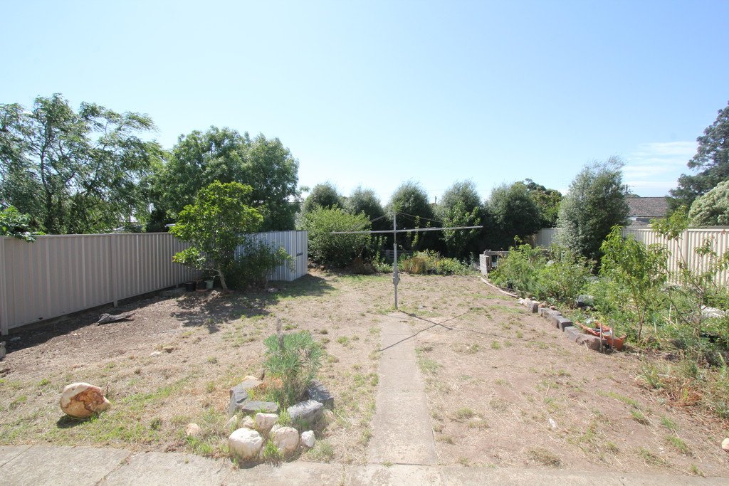 54 Marigold Street WENDOUREE 8