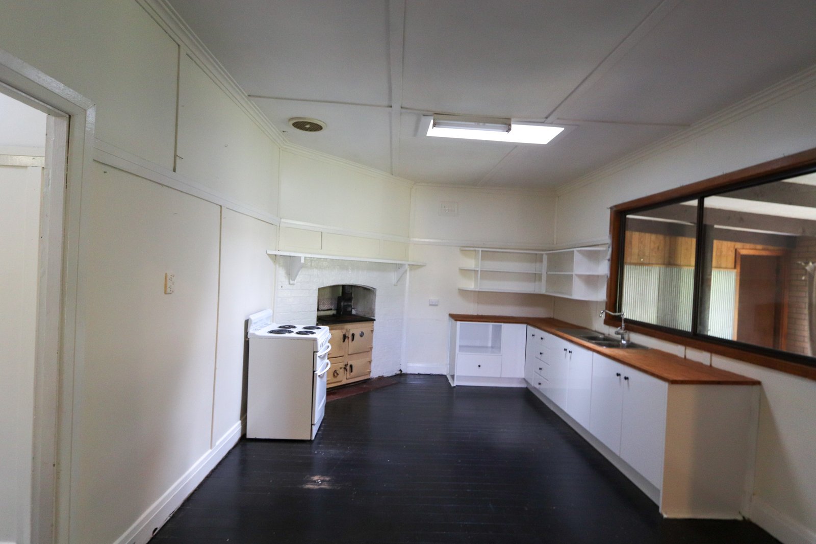 54 Mate Street TUMBARUMBA 2