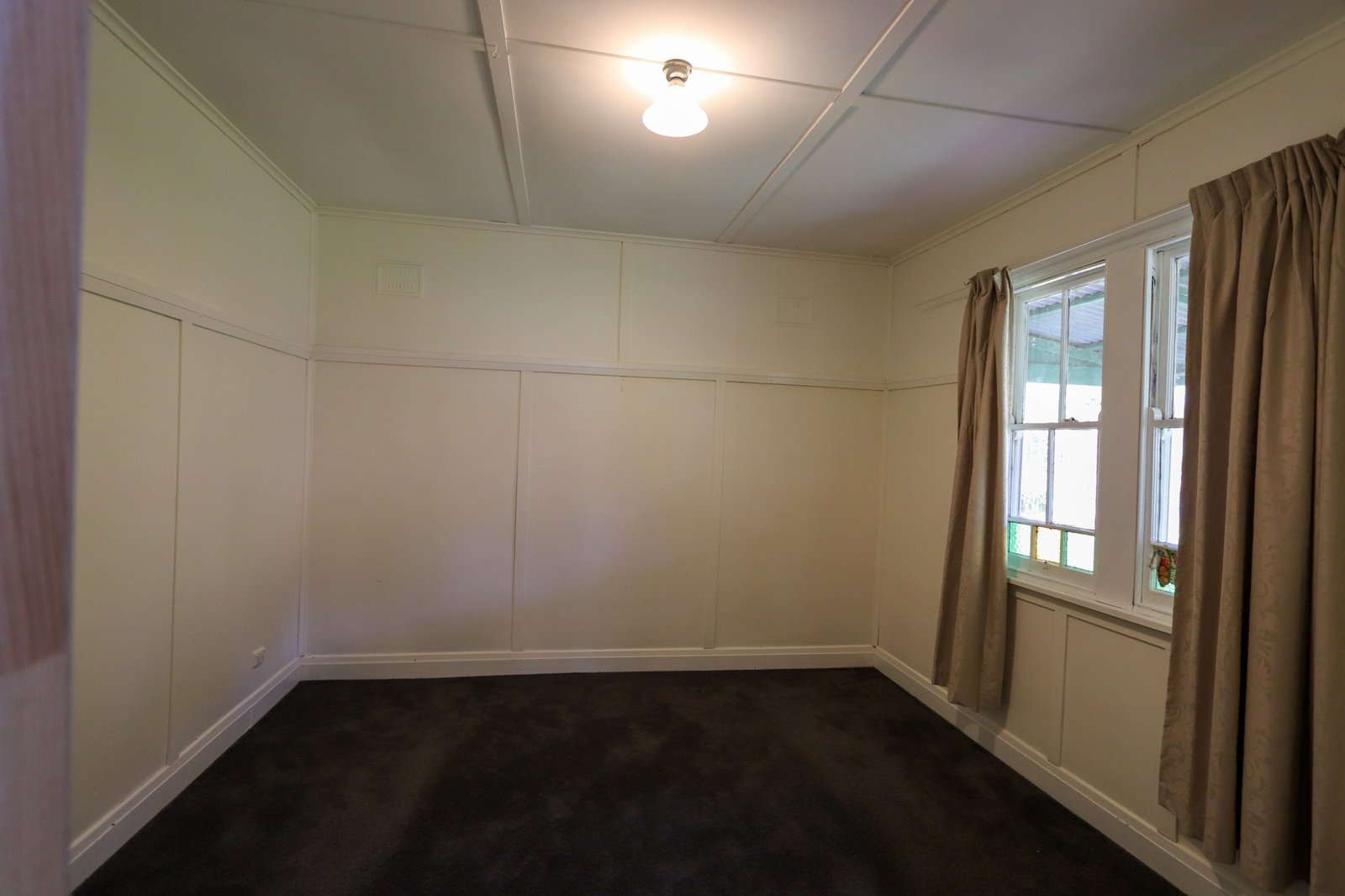 54 Mate Street TUMBARUMBA 5