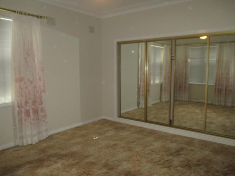 54 Mathew Street TAMWORTH 3