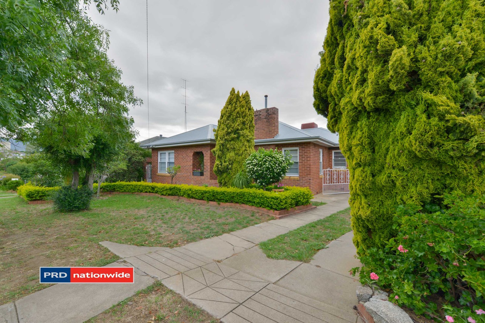 54 Mathews Street TAMWORTH 13