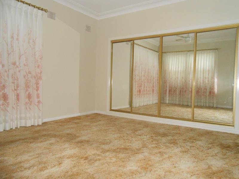 54 Mathews Street TAMWORTH 7