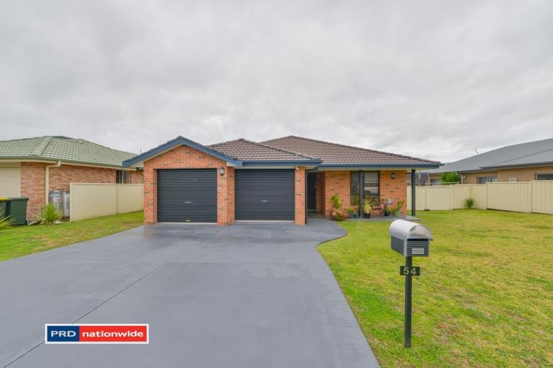 54 Milburn Road TAMWORTH 1