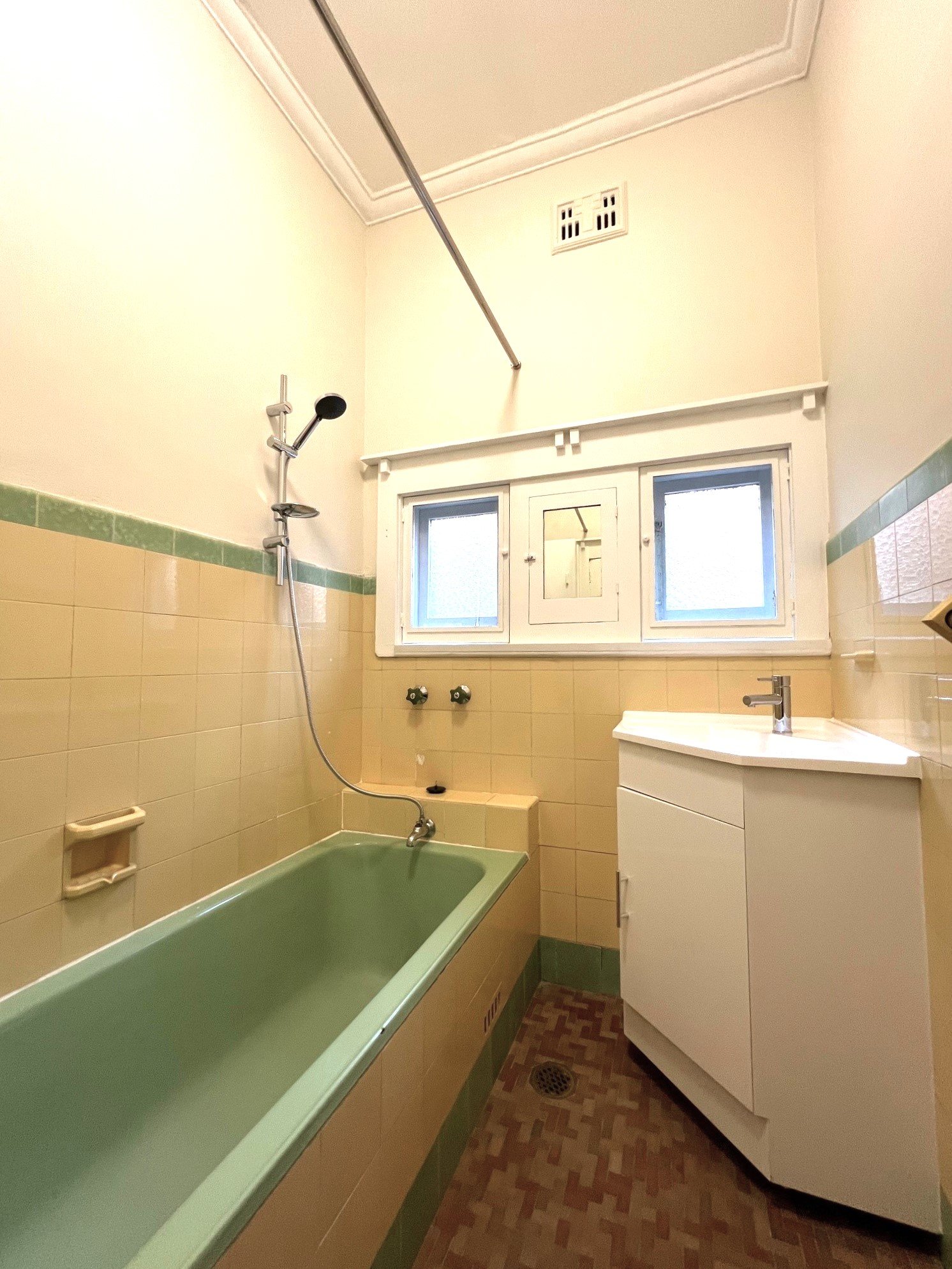 54 Ocean Street KOGARAH 10