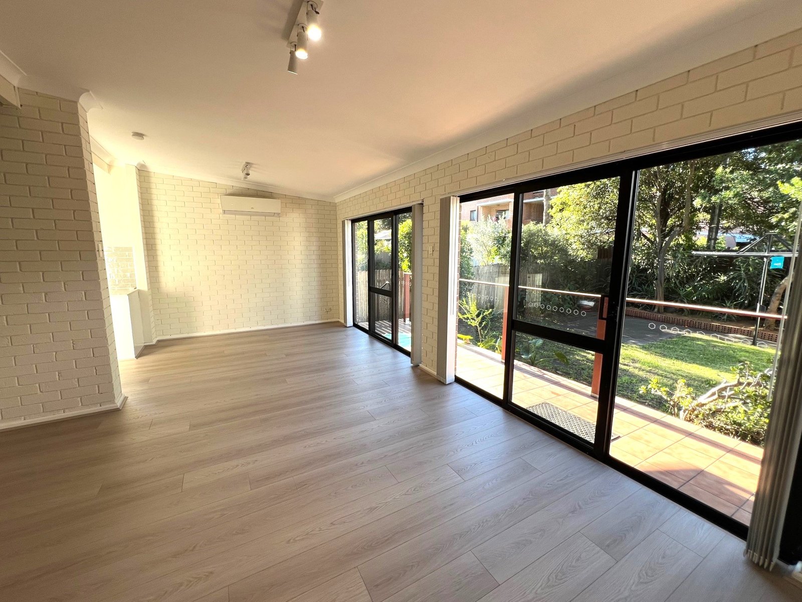 54 Ocean Street KOGARAH 11