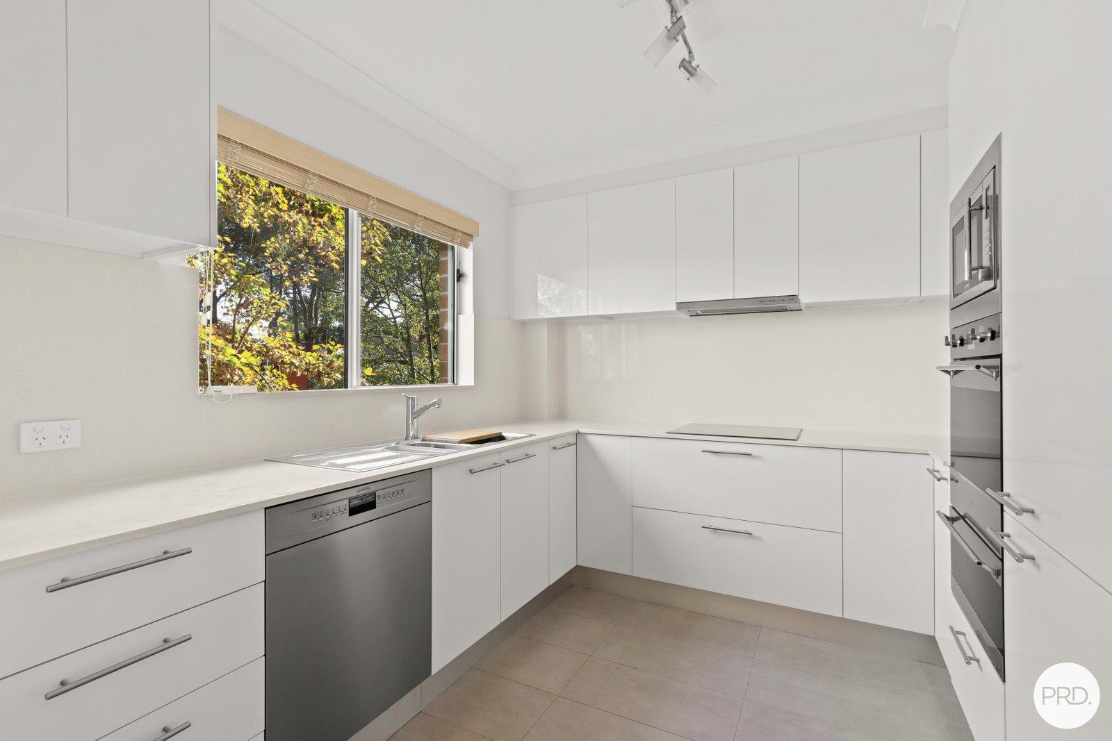 5/4 Ocean Street PENSHURST 1