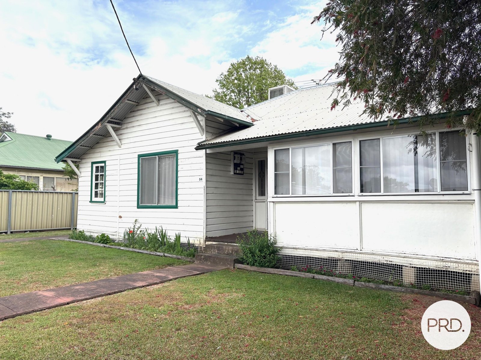 54 Ogilvie Street DENMAN 10