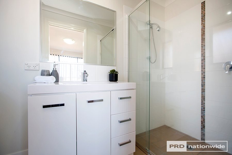 54 Orley Drive TAMWORTH 16