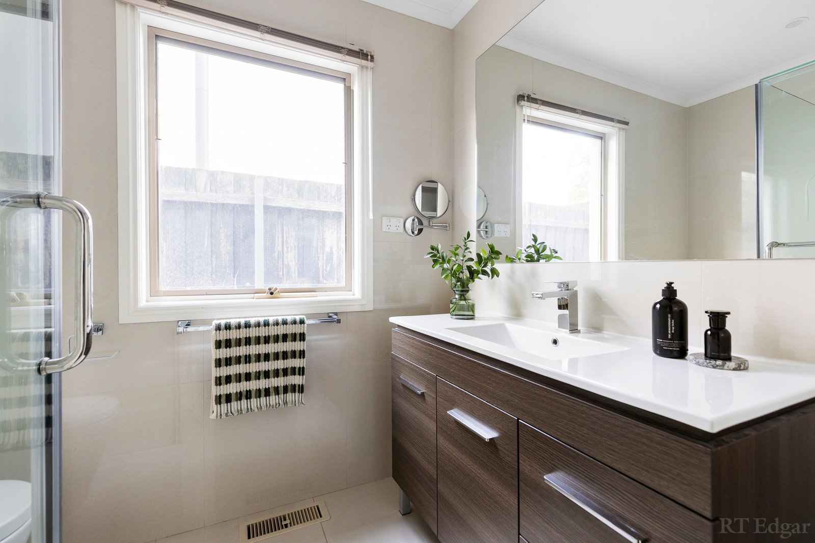 Real Estate and Property in 54 Outlook Drive, Camberwell, VIC