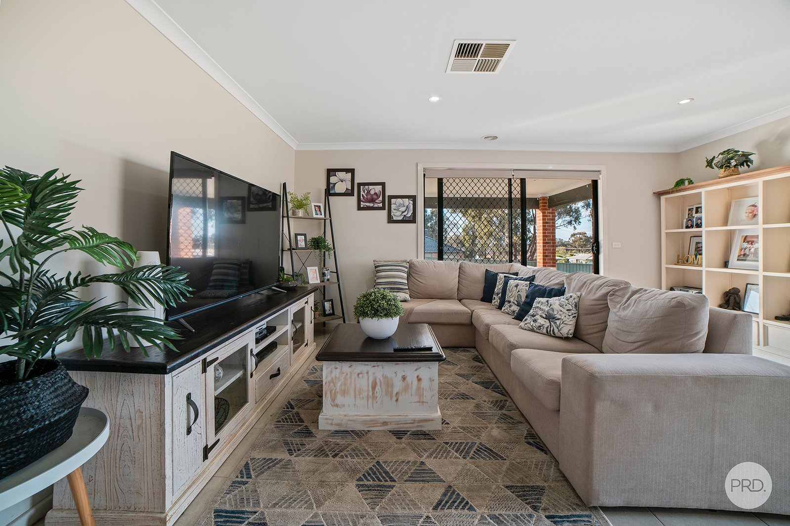 54 Queen Street KANGAROO FLAT 5