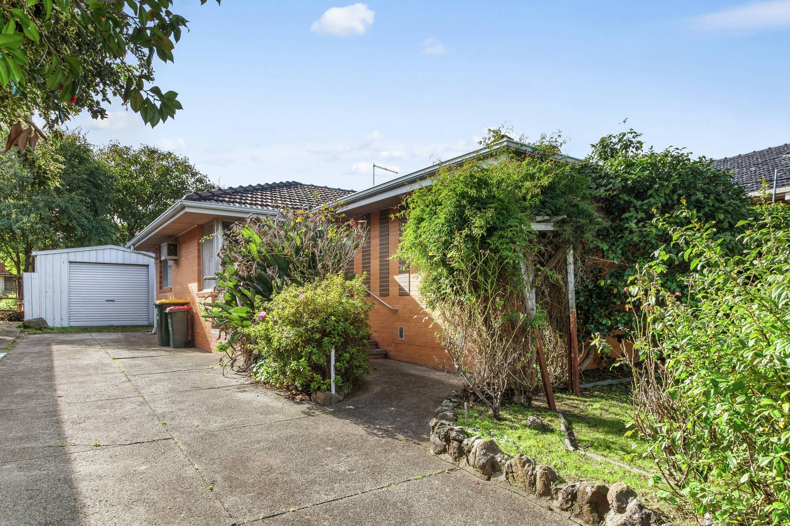 54 Riviera Road, Avondale Heights VIC 3034