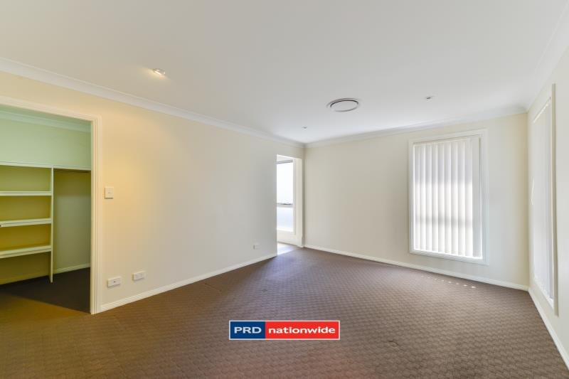 54 Semillon Drive TAMWORTH 4