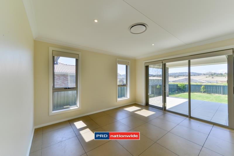 54 Semillon Drive TAMWORTH 6