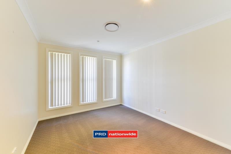 54 Semillon Drive TAMWORTH 9