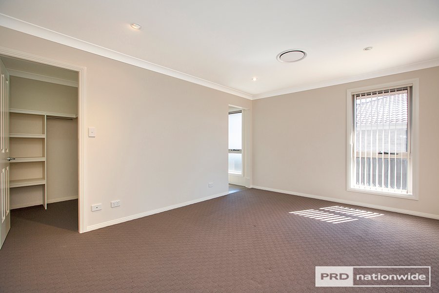 54 Semillon Drive TAMWORTH 12