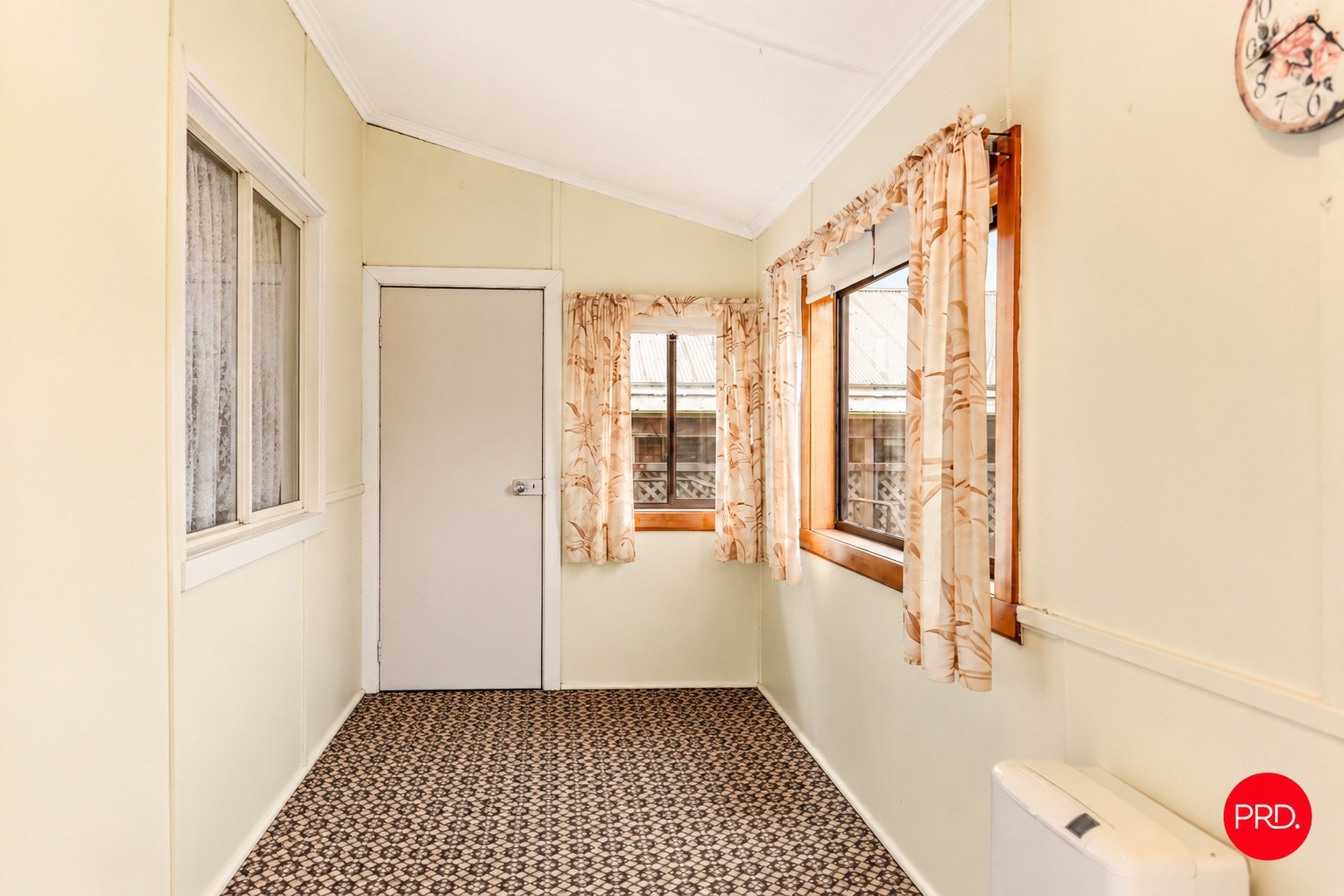 54 Simpson Street KYNETON 11