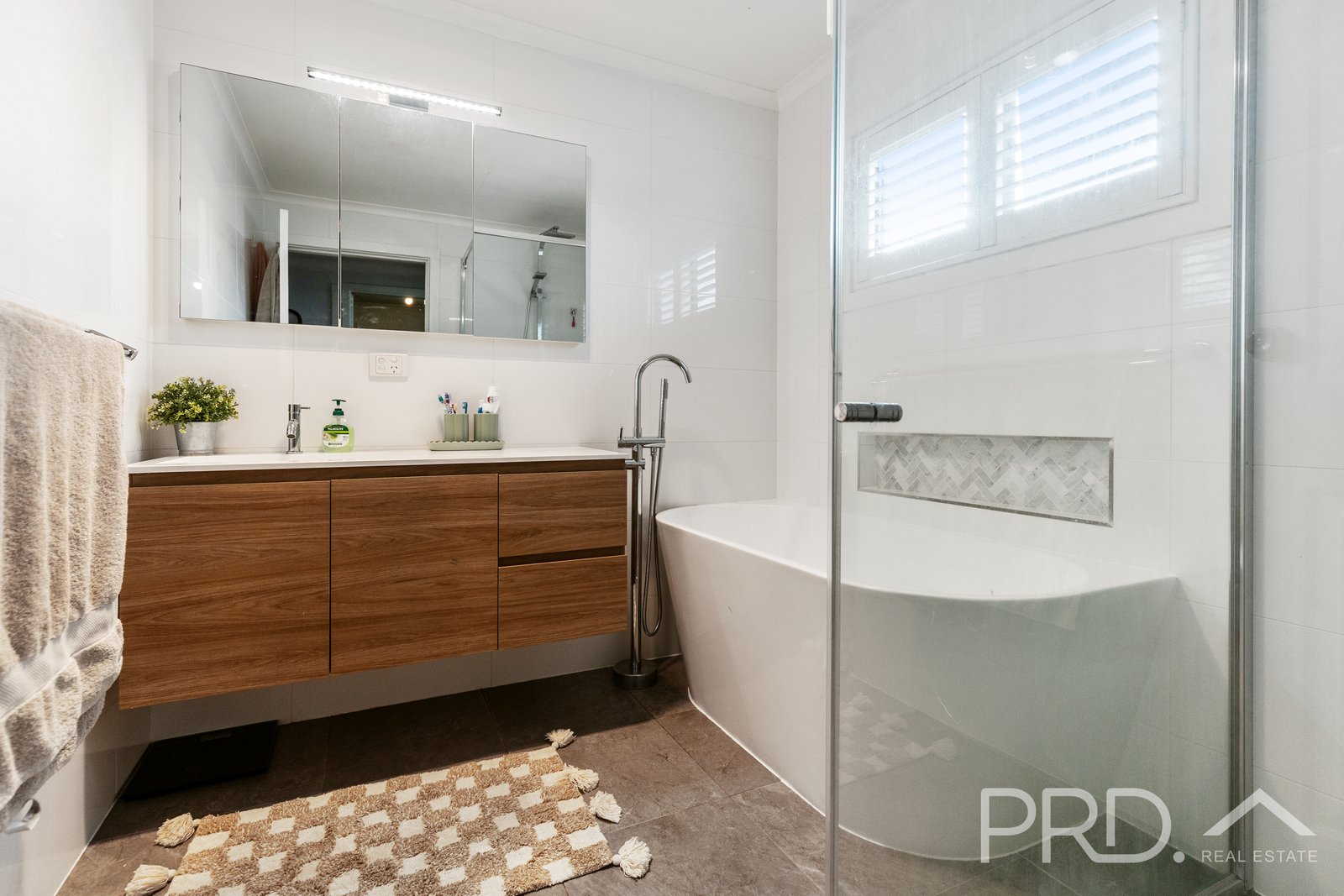 54 Simpson Street TUMUT 9