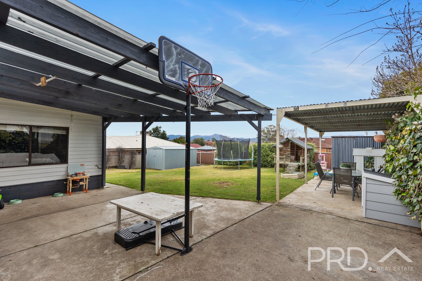 54 Simpson Street TUMUT 11