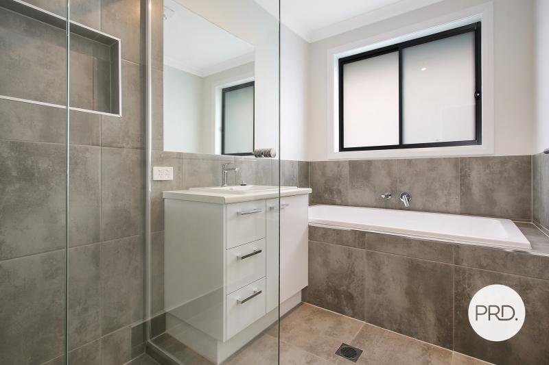 54 Swindon Way THURGOONA 6