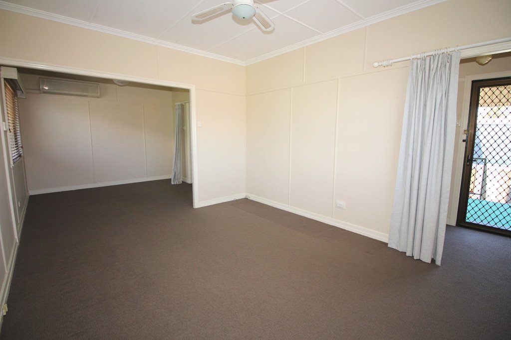 54 Taabinga Street WAVELL HEIGHTS 2