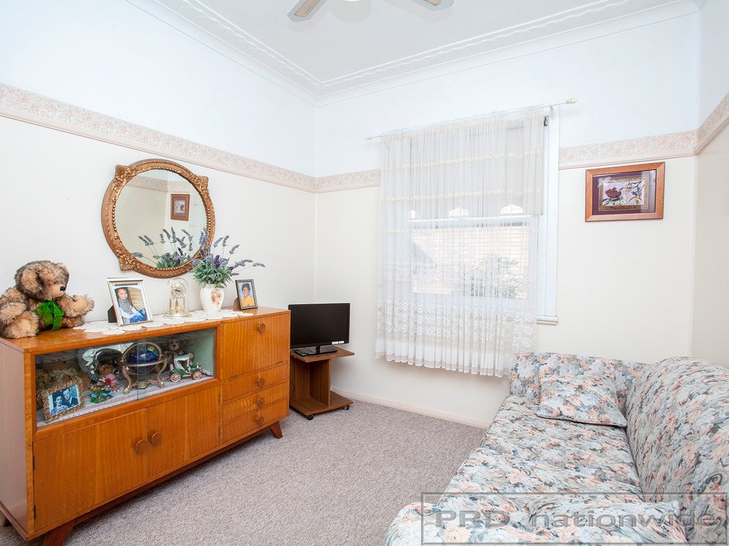 54 Tennyson Street BERESFIELD 11