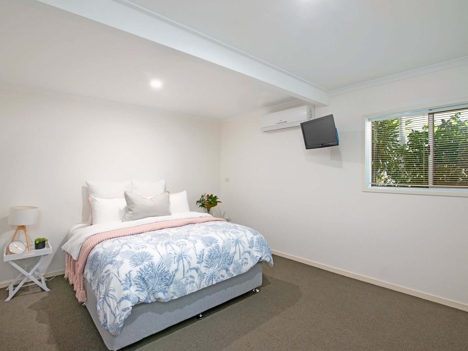 54 Third Avenue PALM BEACH 13