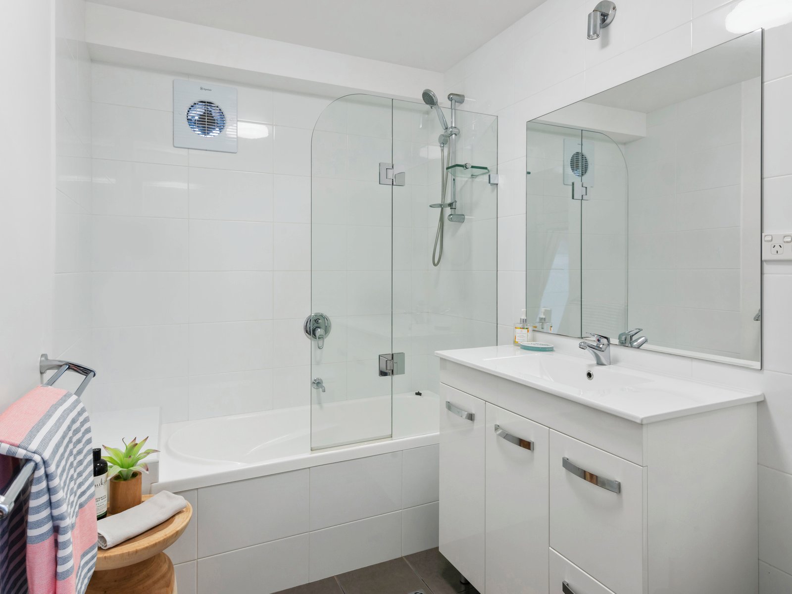 54 Third Avenue PALM BEACH 14
