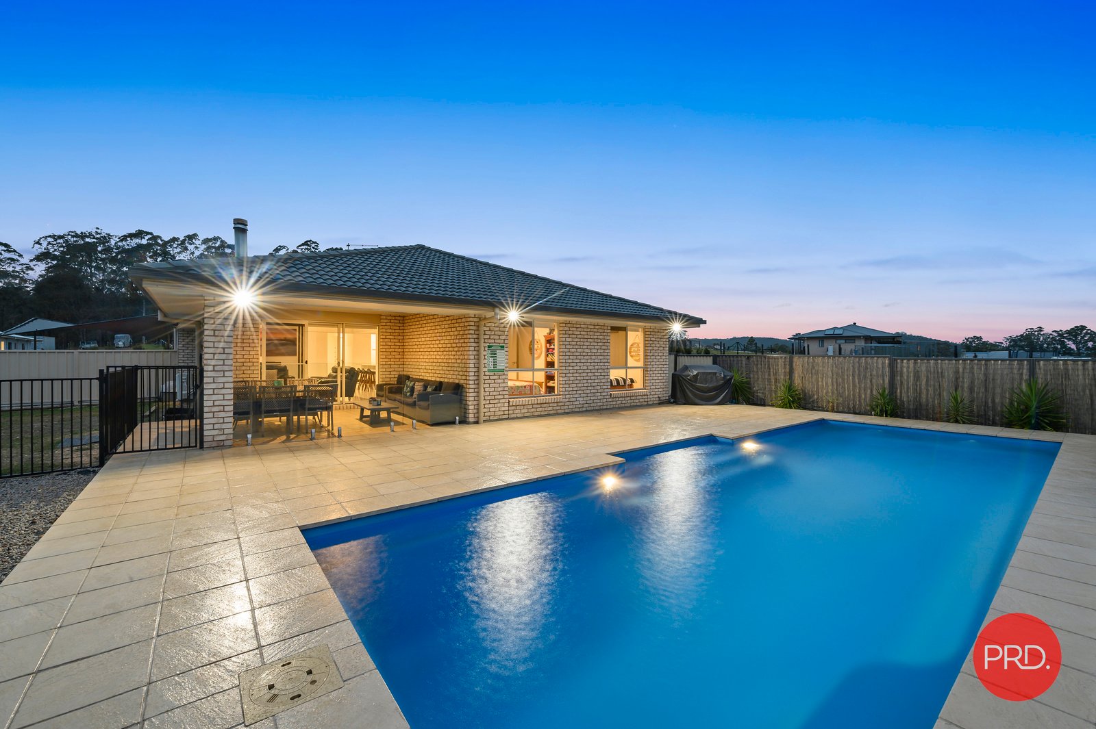 54 Thoroughbred Close NANA GLEN 2