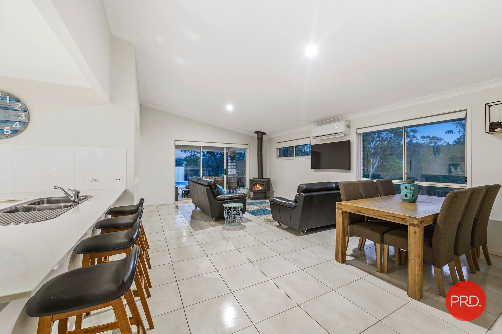 54 Thoroughbred Close NANA GLEN 4