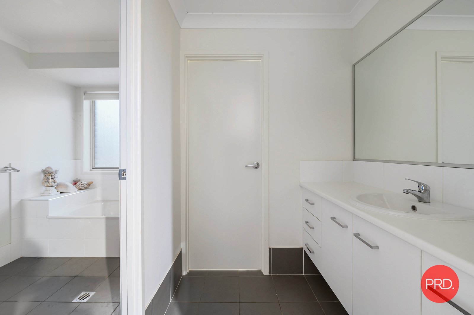 54 Thoroughbred Close NANA GLEN 20