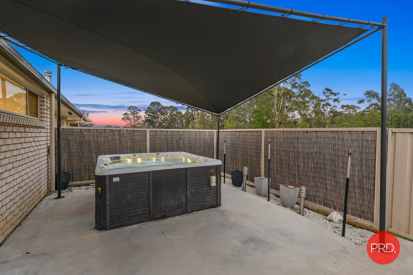 54 Thoroughbred Close NANA GLEN 21