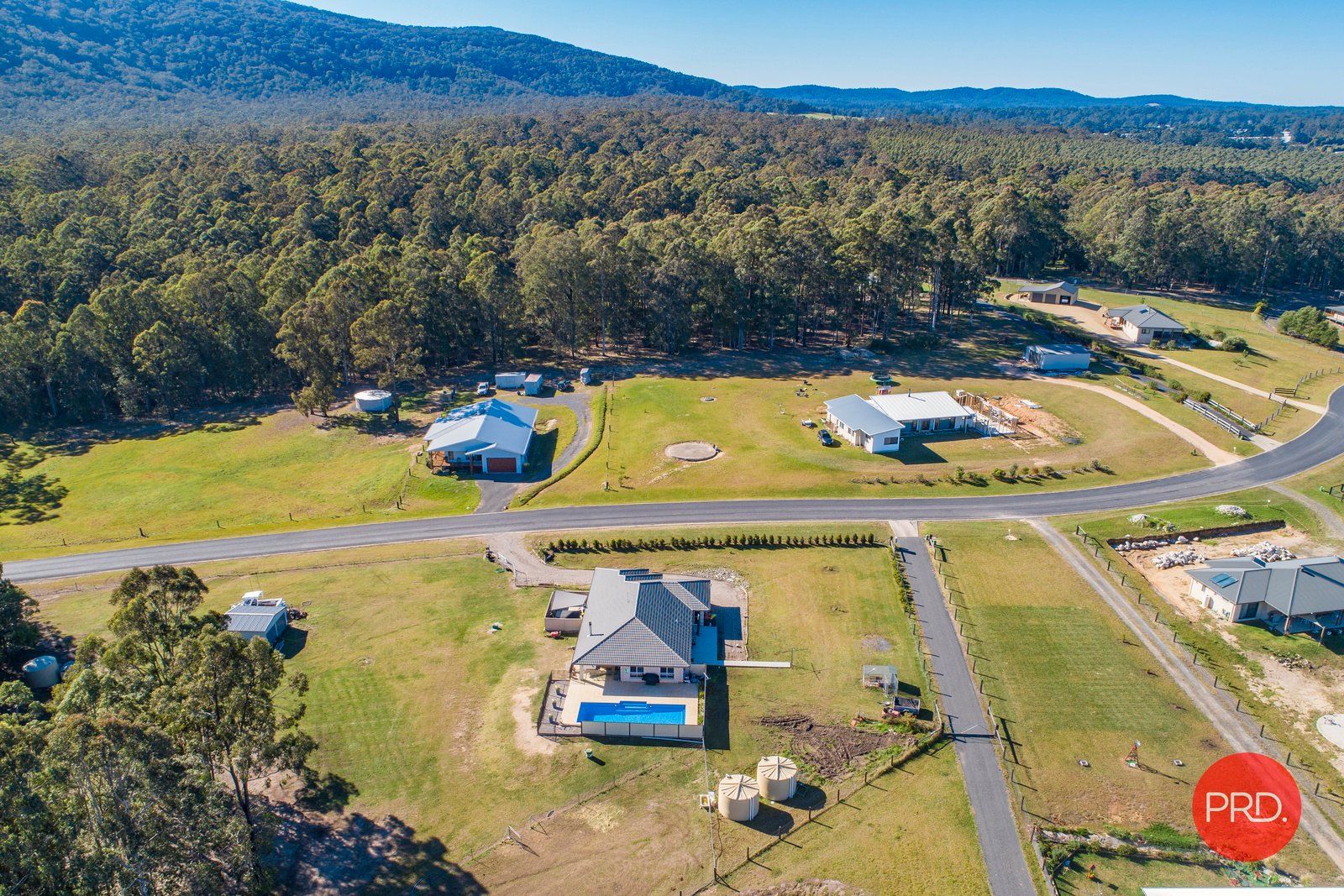 54 Thoroughbred Close NANA GLEN 23