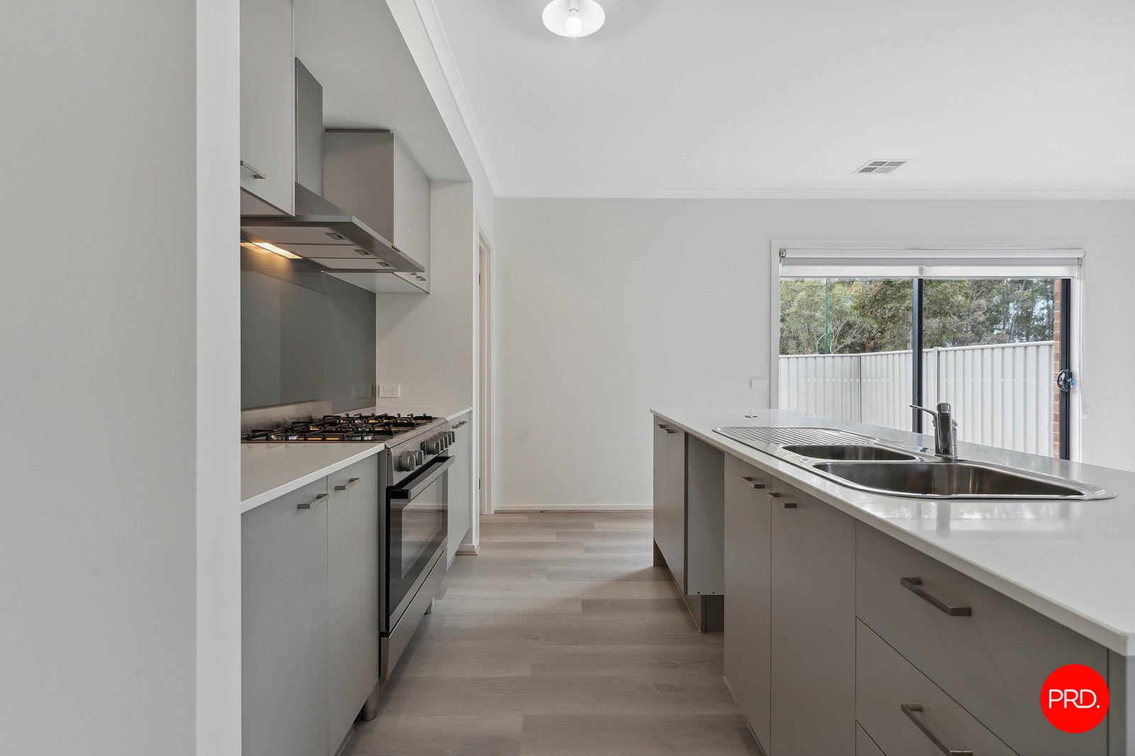 54 Topaz Avenue WHITE HILLS 4