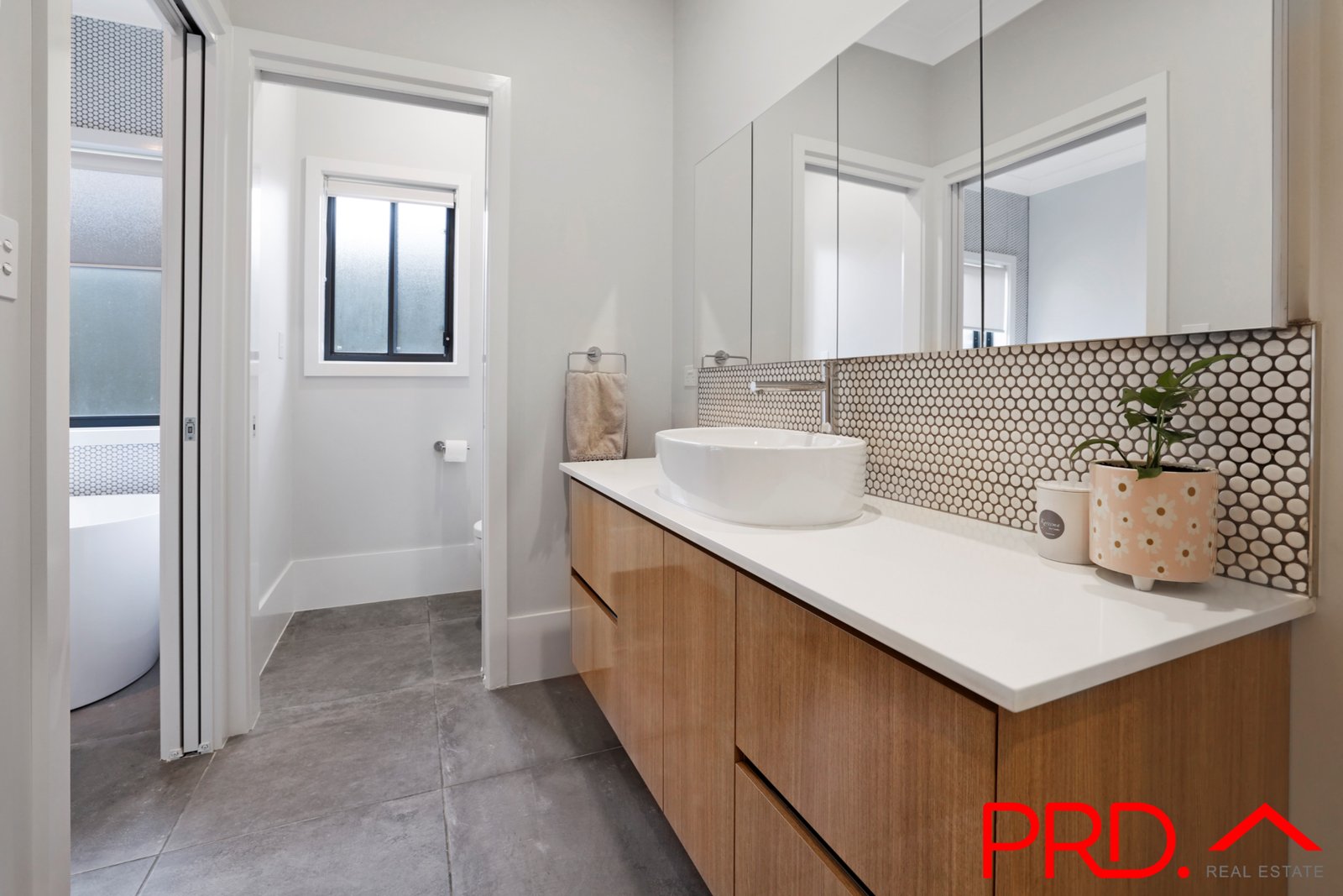 54 Warrah Drive TAMWORTH 8