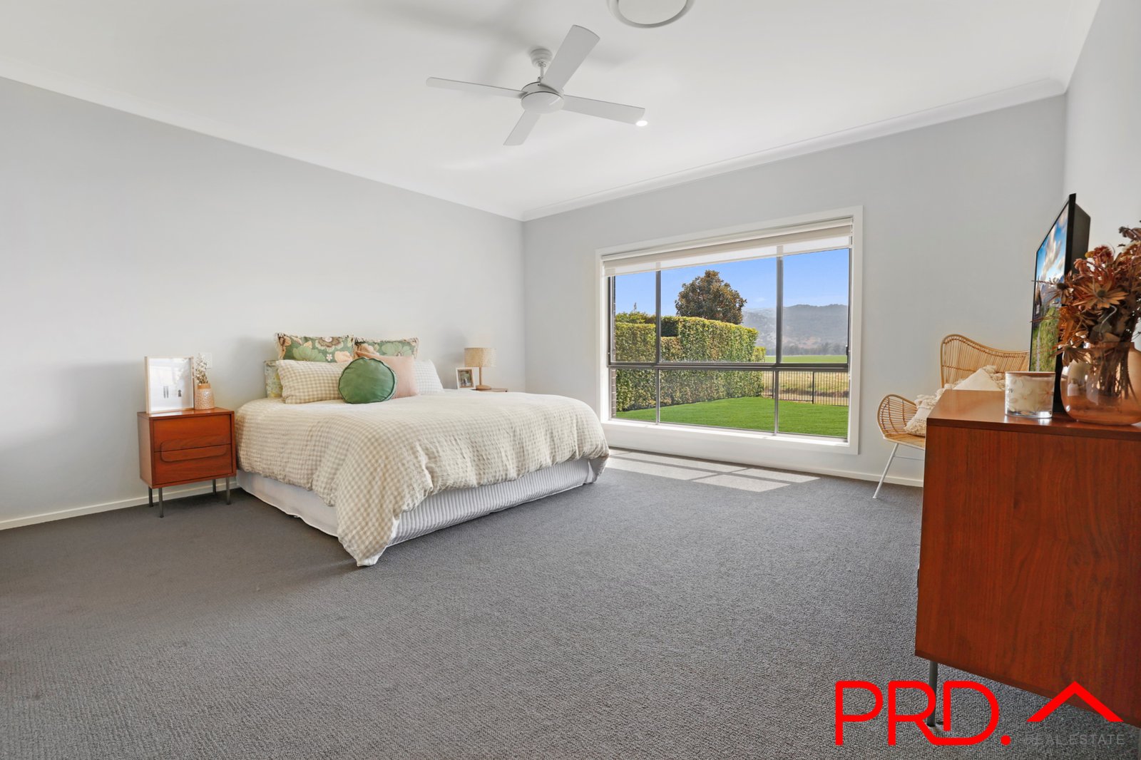 54 Warrah Drive TAMWORTH 11