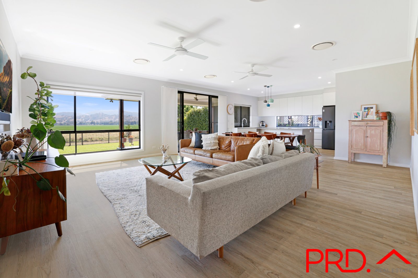 54 Warrah Drive TAMWORTH 13