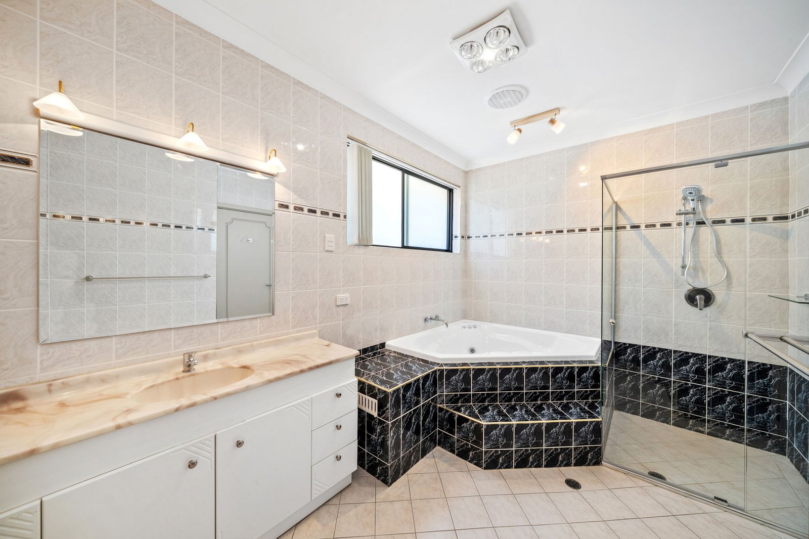 54 Weston Road HURSTVILLE 11