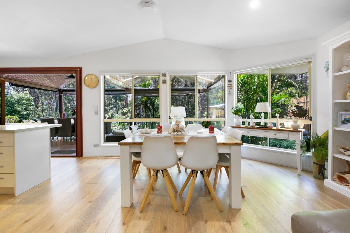 54 Wonga Street Burleigh Heads 11