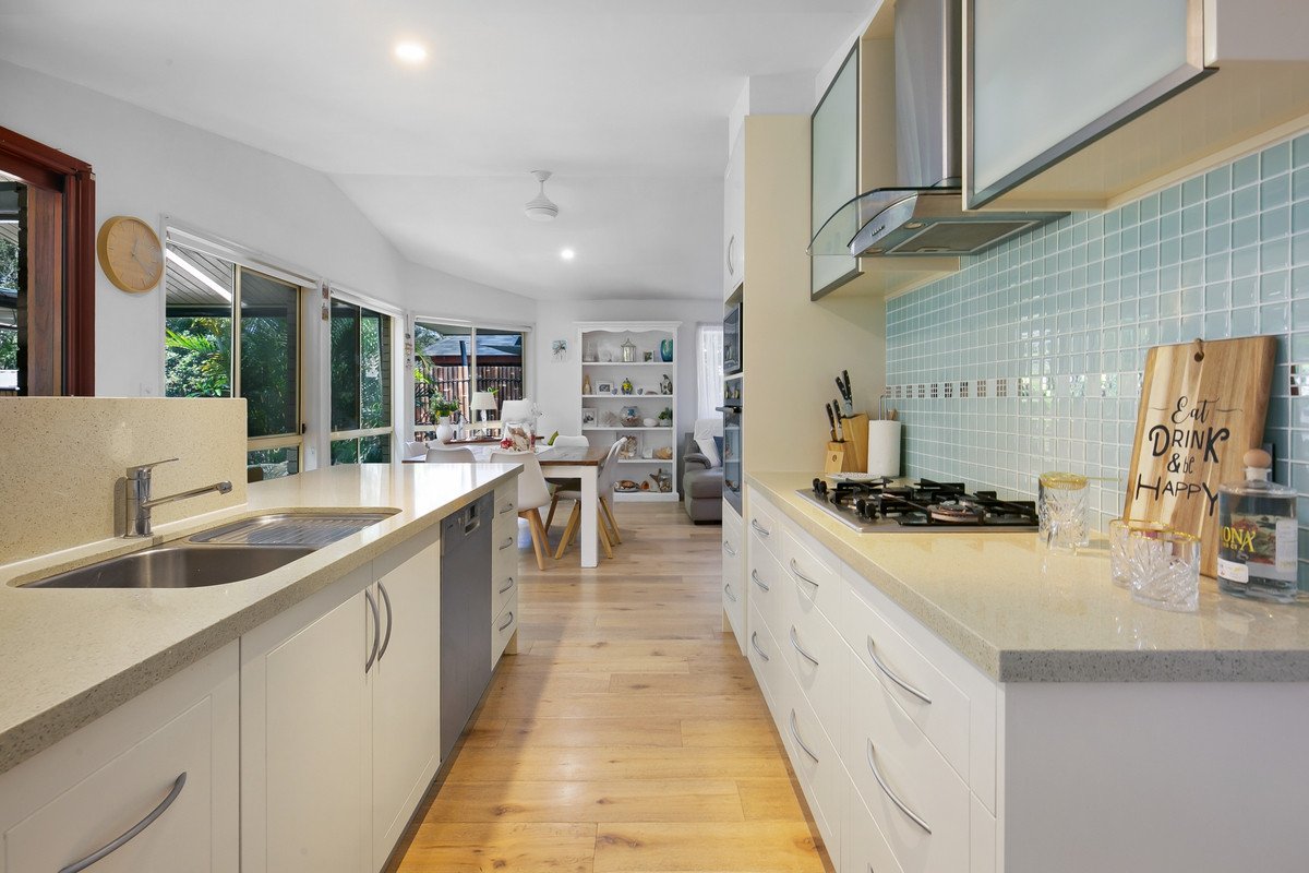 54 Wonga Street Burleigh Heads 15