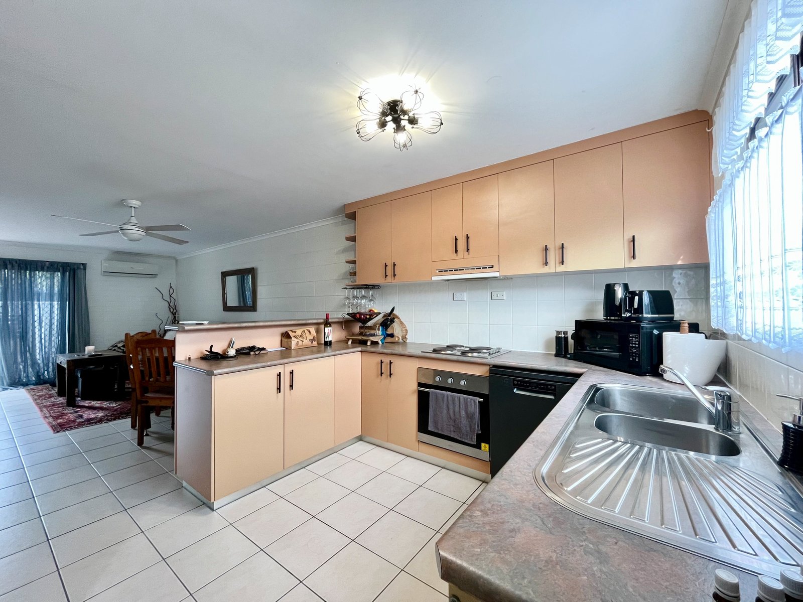 5/4 Wyndham Avenue BOYNE ISLAND 7