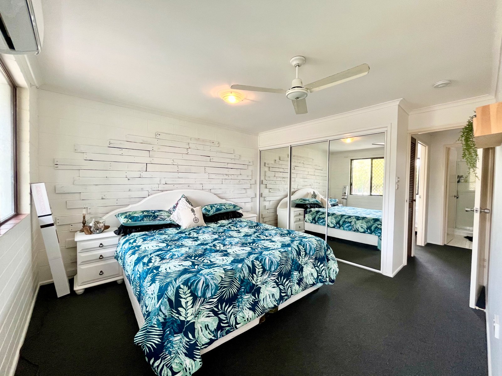 5/4 Wyndham Avenue BOYNE ISLAND 10