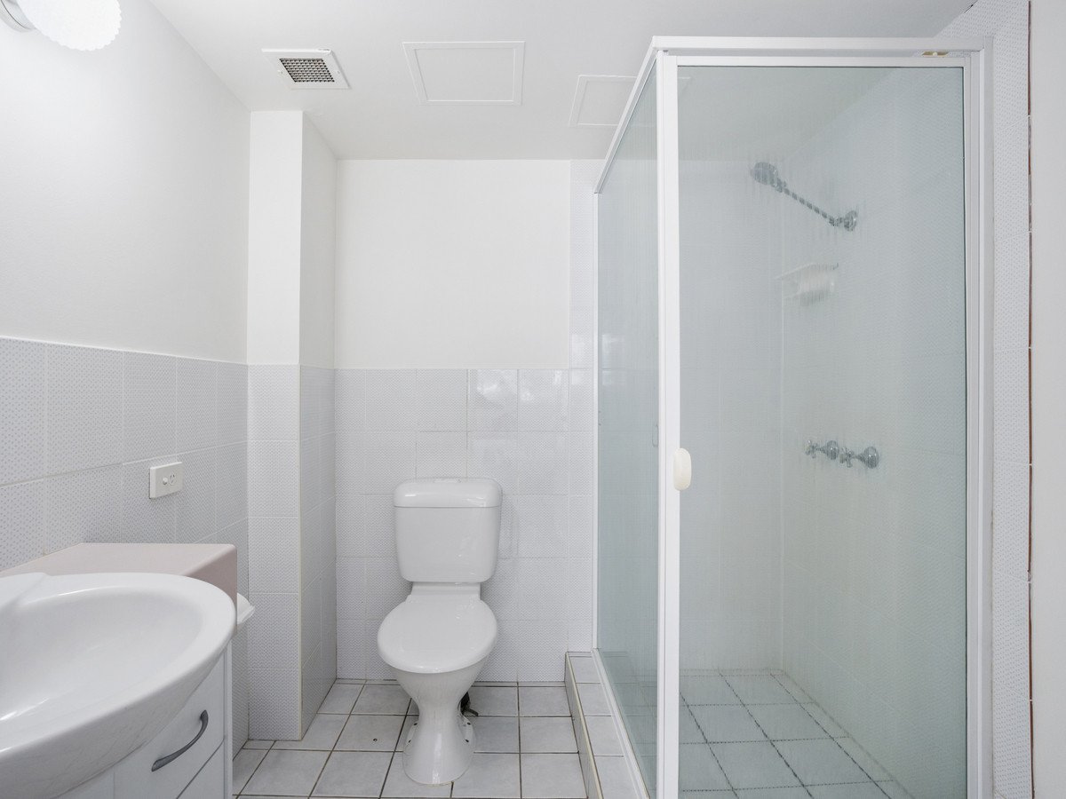 5/40 Marine Parade MIAMI 11