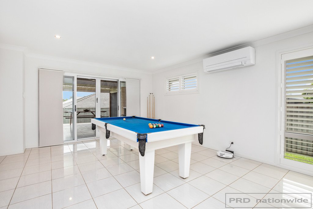 540 Oakhampton Road ABERGLASSLYN 8