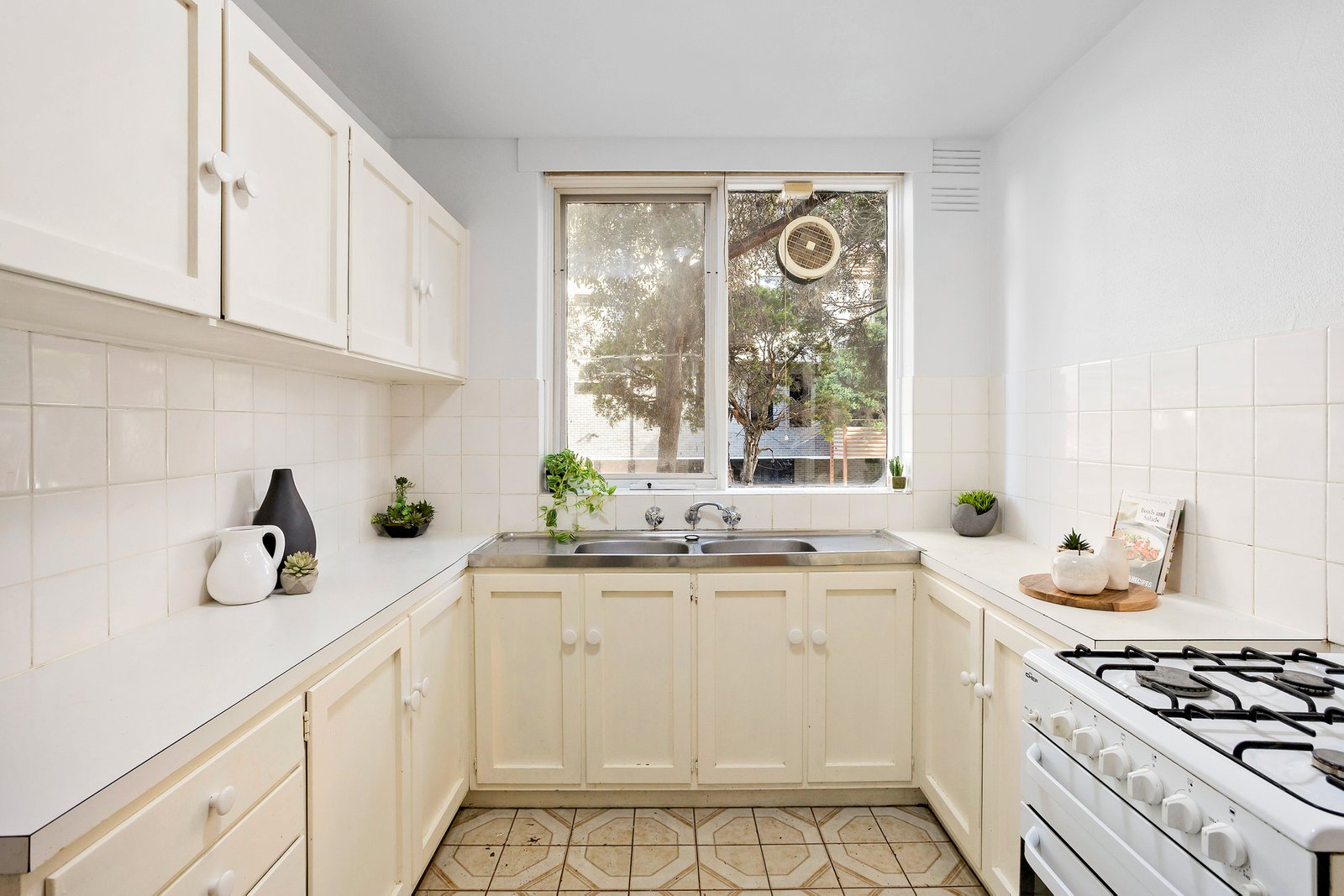 Real Estate and Property in 5/41-43 Alma Road, St Kilda, VIC