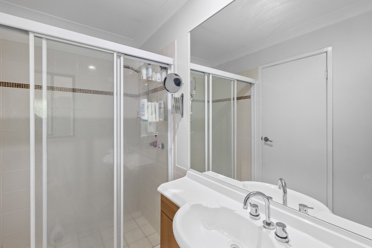 54/1 Warbler Parade VARSITY LAKES 4