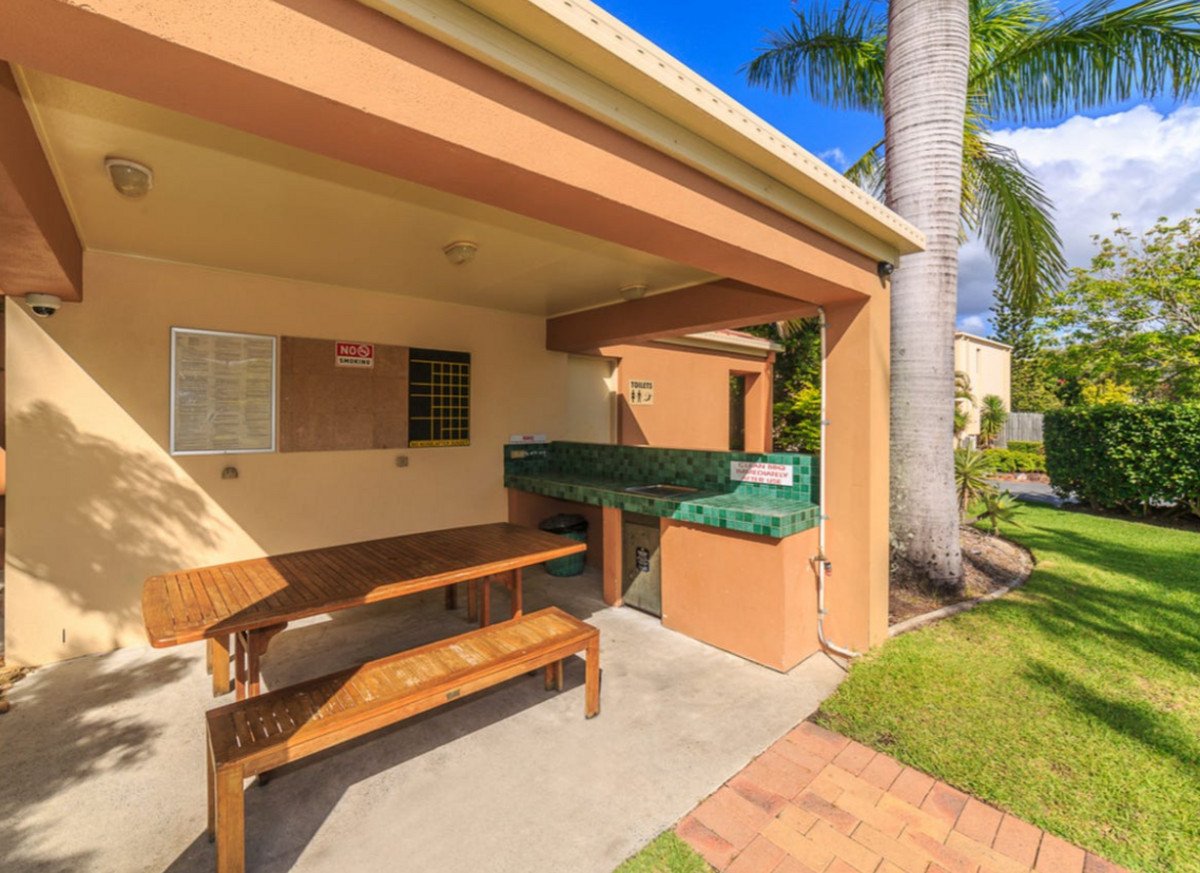 54/1 Warbler Parade VARSITY LAKES 9