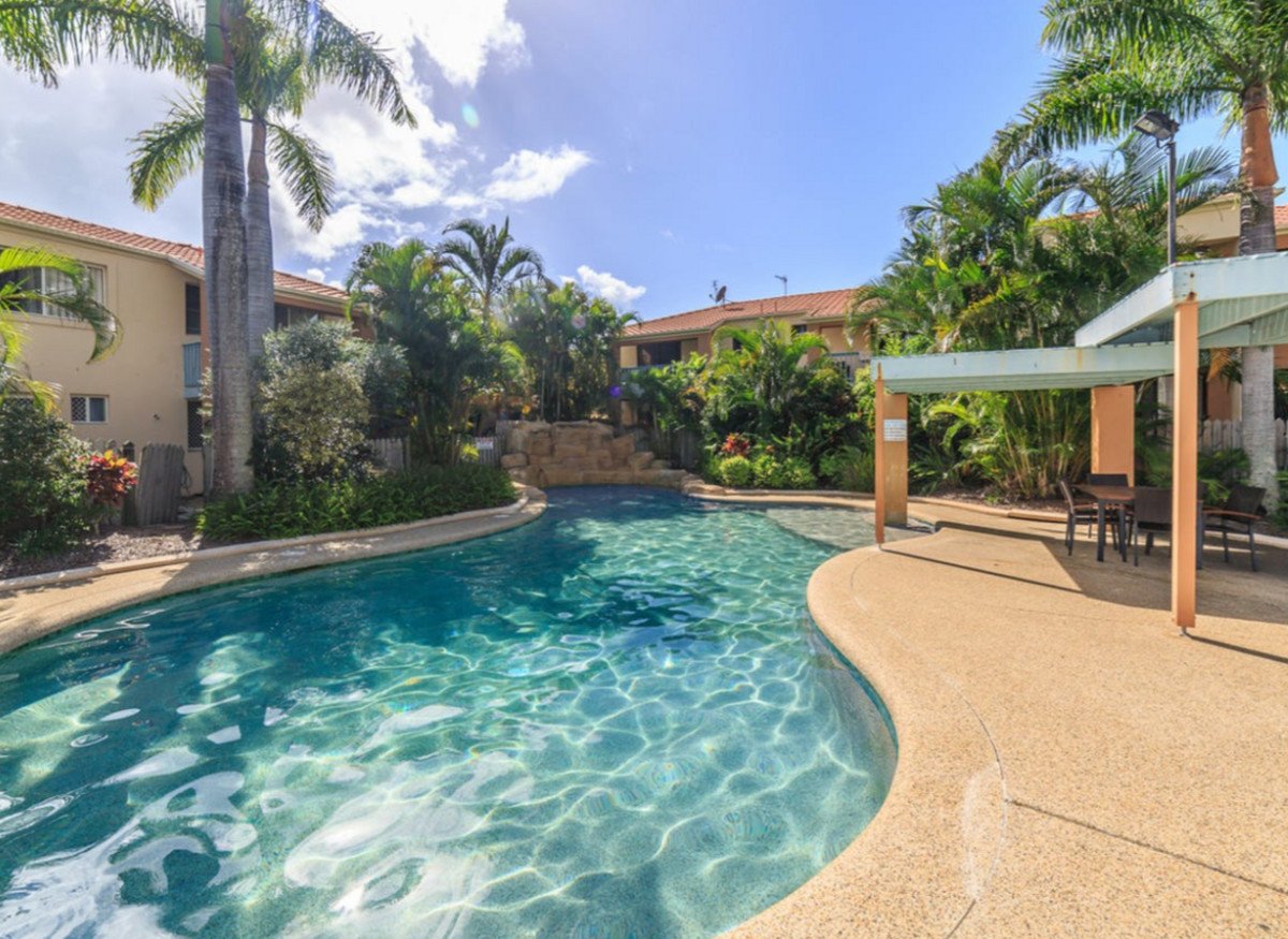 54/1 Warbler Parade VARSITY LAKES 10